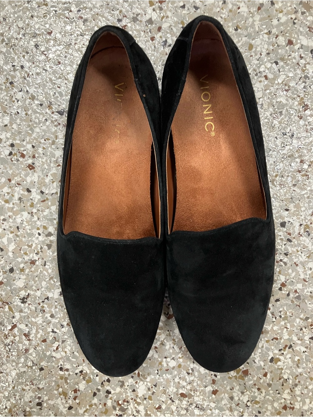 Vionic Willa Black Suede Slip-on Loafer (8.5) - Picture 3 of 10